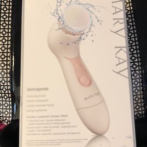 Mary Kay cleansing brush
